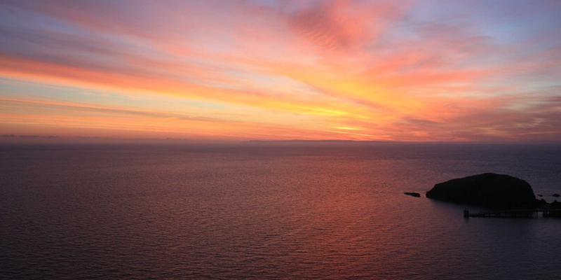 房产过户三大途径全解析：赠与、继承、买卖，哪种方式最省税费？